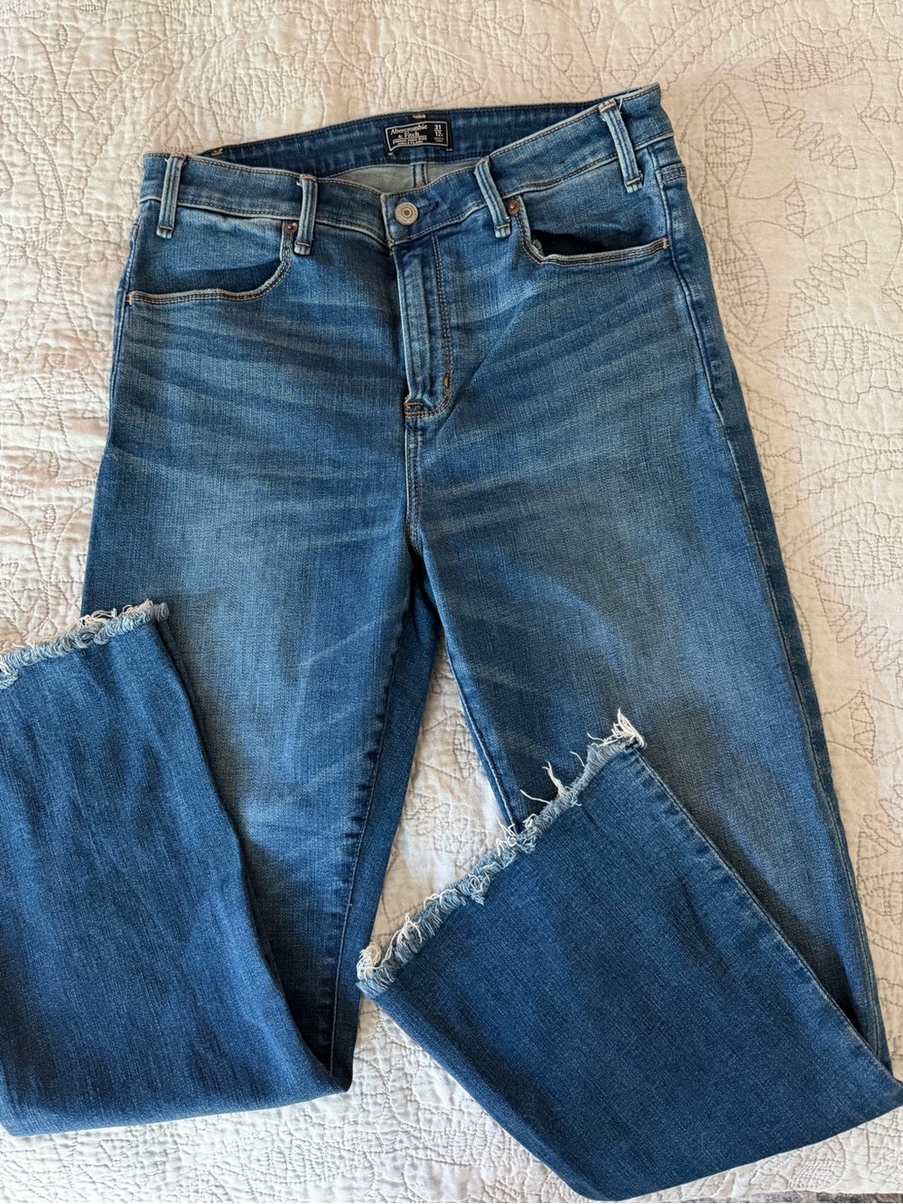 Abercrombie & Fitch Simone High Rise Ankle Flare Jeans 31/12R Raw Hem